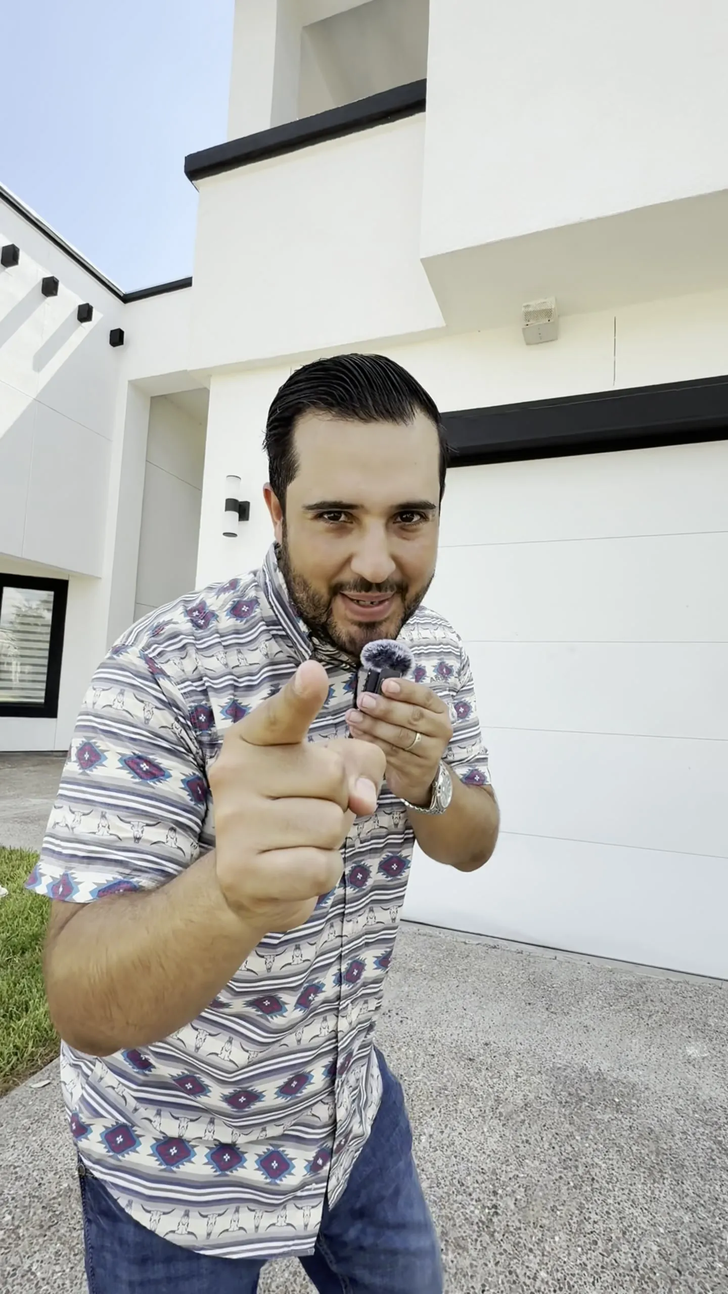 Cesar Gutierrez, Mr. Mamalonskis, pointing at the camera